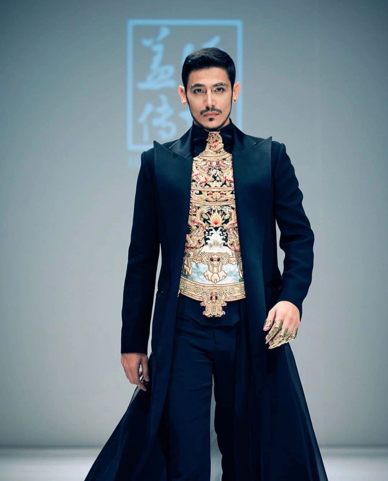 Walid Riachy in DFD Fashion Show walking for the Chinese designer Heaven Gaia