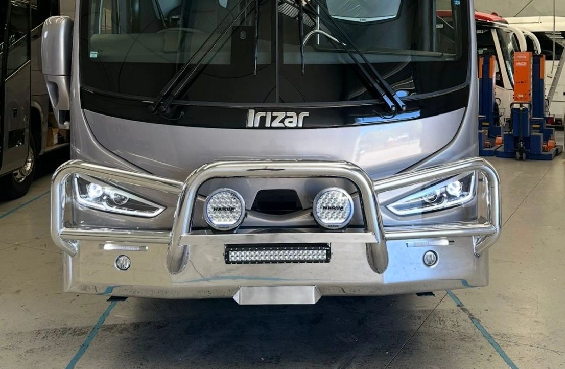 IRIZAR I6S – TUBULAR – 100mm CENTER TUBE + 75mm TUBES + PROVISION FOR DRIVING LIGHTS AND LIGHT BAR +