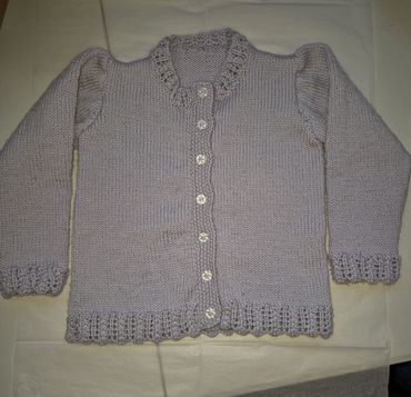 bevscraft.com.au  toddlers cardigan finished off for customer