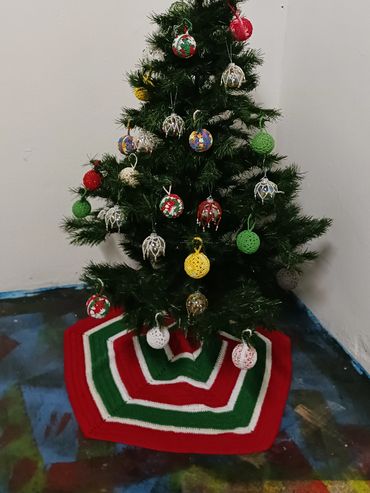 bevscraft.com.au Christmas Tree Skirt hand crochet