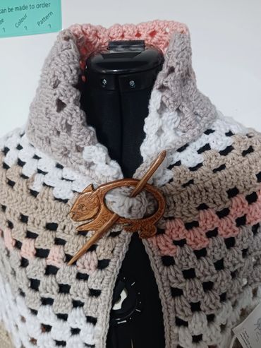 bevscraft.com.au wombat scarf pin handmade , t-shirt tie clip,shawl clip, clothing clip