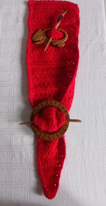 bevscraft.com.au scarf pins timber handmade,scarf pin, t-shirt tie clip,shawl clip, clothing clip