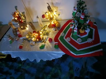 bevscraft.com.au Christmas Table decorations knitted crochet hand craft hand made