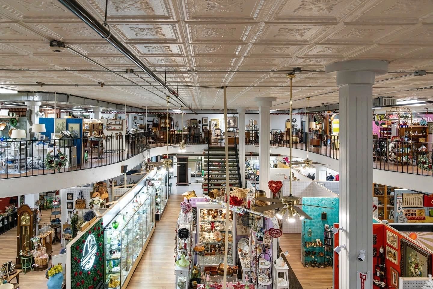 Sentimental Journey Antiques & Merchant Mall - Business Photo