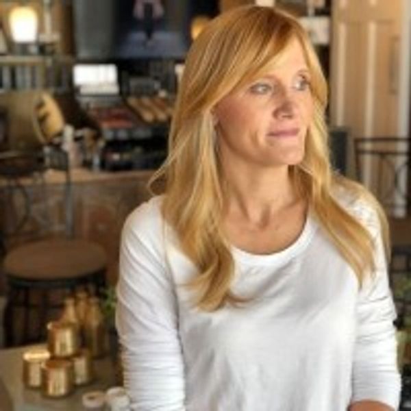 Jessica Brawley St. Louis Based Marketing and Communications Professional serving corporate, nonprofit, startups.