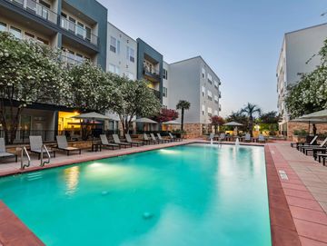 Southeast Austin Apartments, Austin Apartments, Apartments on UT Shuttle, UT Shuttle Apartments