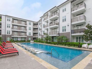 Southeast Austin Apartments, Austin Apartments, Apartments on UT Shuttle, UT Shuttle Apartments