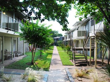 Austin Apartments, Allendale, Central Austin Apartments, UT campus Apartments, Hyde Park Apartments