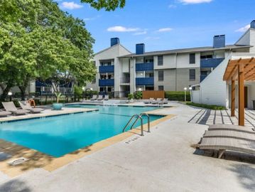 Farwest Austin Apartments, UT shuttle Apartments, Austin Apartments, Austin Texas Apartments