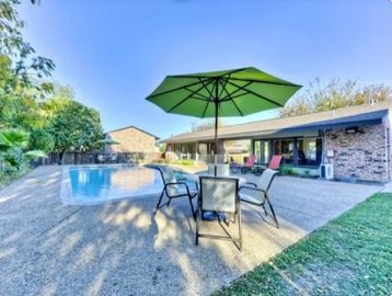 Southeast Austin Apartments, Austin Apartments, Apartments on UT Shuttle, UT Shuttle Apartments