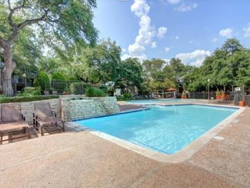 Farwest Austin Apartments, UT shuttle Apartments, Austin Apartments, Austin Texas Apartments