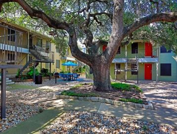 South Central Austin Apartments, Apartments in South Central Austin, Austin Apartments, 78704, ATX