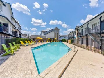 Southeast Austin Apartments, Austin Apartments, Apartments on UT Shuttle, UT Shuttle Apartments