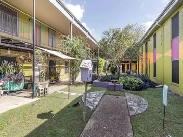 Southeast Austin Apartments, Austin Apartments, Apartments on UT Shuttle, UT Shuttle Apartments