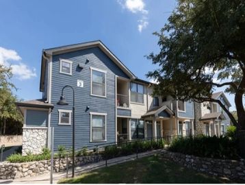 Southeast Austin Apartments, Austin Apartments, Apartments on UT Shuttle, UT Shuttle Apartments