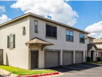 Farwest Austin Apartments, UT shuttle Apartments, Austin Apartments, Austin Texas Apartments