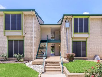 South Central Austin Apartments, Apartments in South Central Austin, Austin Apartments, 78704, ATX