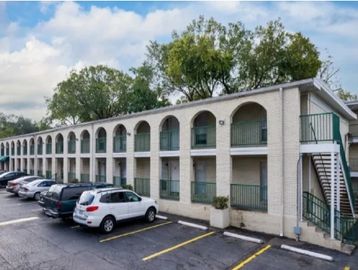 Austin Apartments, Apartments near UT campus, Student Apartments in Austin, UT shuttle Apartments