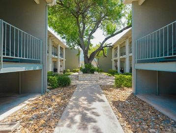 South Central Austin Apartments, Apartments in South Central Austin, Austin Apartments, 78704, ATX