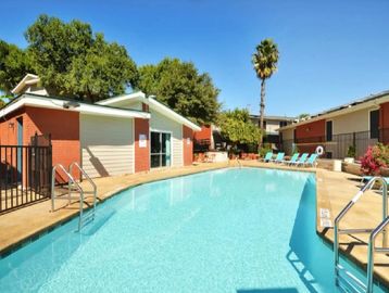 Southeast Austin Apartments, Austin Apartments, Apartments on UT Shuttle, UT Shuttle Apartments