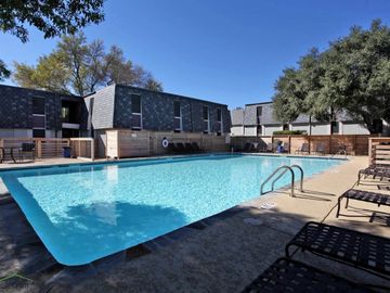 Southeast Austin Apartments, Austin Apartments, Apartments on UT Shuttle, UT Shuttle Apartments