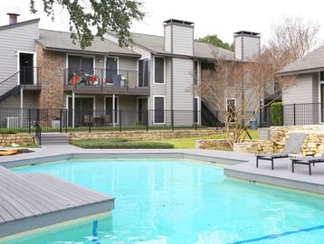 Farwest Austin Apartments, UT shuttle Apartments, Austin Apartments, Austin Texas Apartments