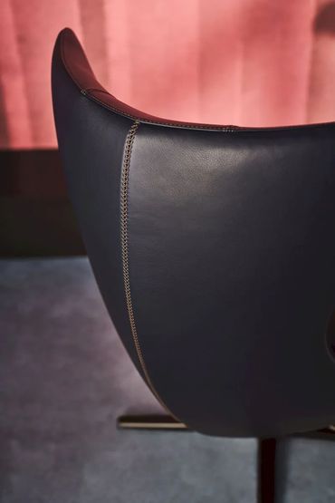 Detail van Stikkel van de Caruzzo fauteuil van Leolux