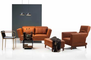 Moule zetels van Brühl in cognac leder, 2-zits en 1- zits met poef