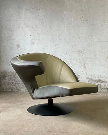 Parabolica van Leolux in twee kleuren bekleed