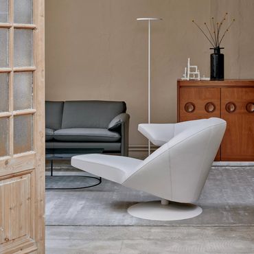 Parabolica fauteuil van leolux in leder, design, comfort, eyecatcher