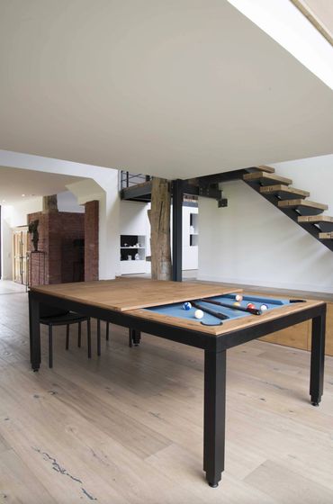 Moderne woon-/eetkamer met FusionTables eettafel-biljart van FusionTables, multifunctioneel en stijl