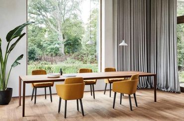 Arco Shift – moderne uitschuifbare design tafel met houten blad en subtiel metalen frame