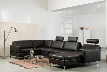 Grote hoekbank Alba van Brühl in zwart leder met hoofdsteunen