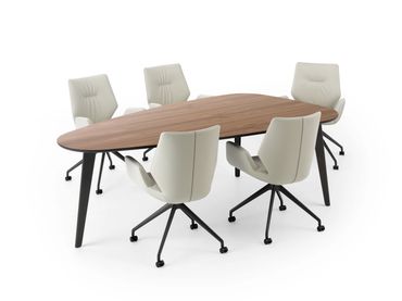 Bondi tafel van Leolux, als eetkermtafel of vergadertafel, design, notenhout, organische vorm