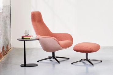 De Spot stoel brengt speelsheid en modern comfort samen in een tijdloos design
