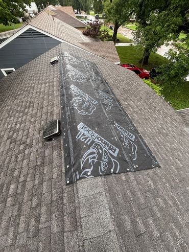 Tulsa, Oklahoma Roof Tarping by Roof United your local best Roofing company in nearby stopping leaks