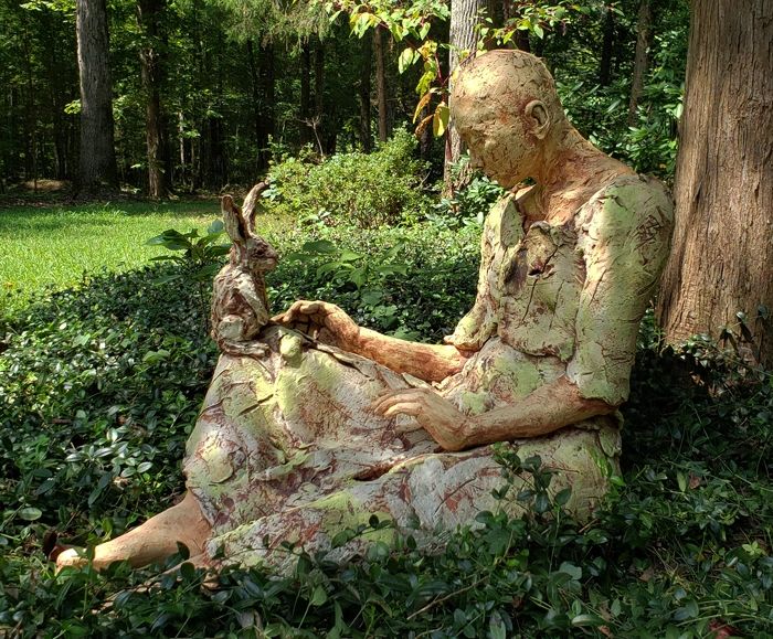 Figurative sculpture image by Tinka Jordy in the sculpture garden