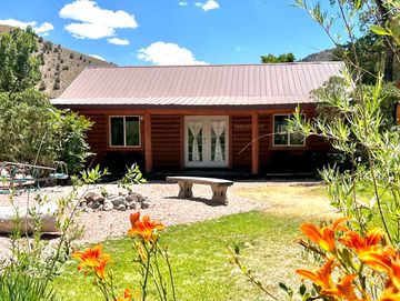 3 bed 1 bath cabin in Marysvale