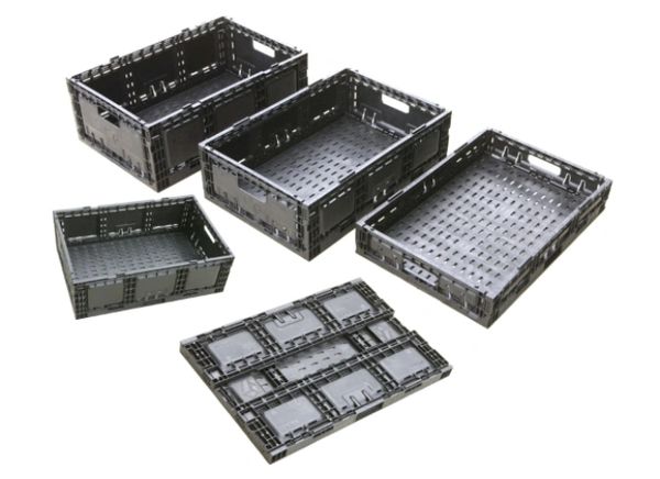 Foldable plastic crates for material storage and shipping in SCM warehouse