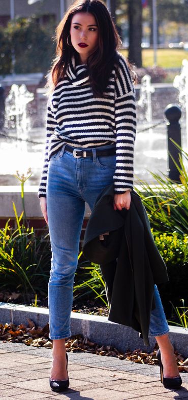 Model shot: Posing For Close-Up Portraiture in outdoor setting 2.
Model Marissa.