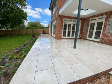 Porcelain paving