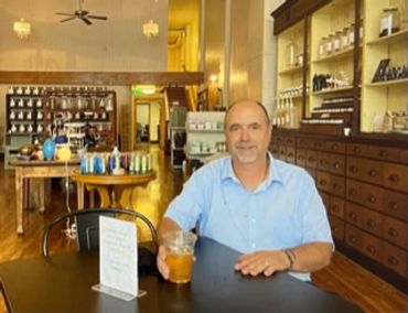 Jeff Ginter at a local tea shop giving readings,