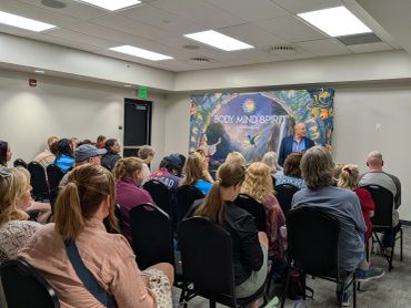 Jeff ginter at a live Galley reading demonstration of mediumship