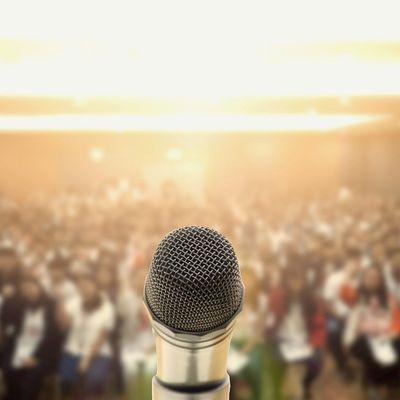 Facing your audience when you are public speaking