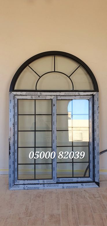 نافذة مستديرة الشكل