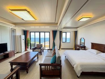 Premier Seaview King Suite