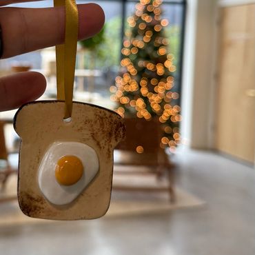 Egg on toast ornament