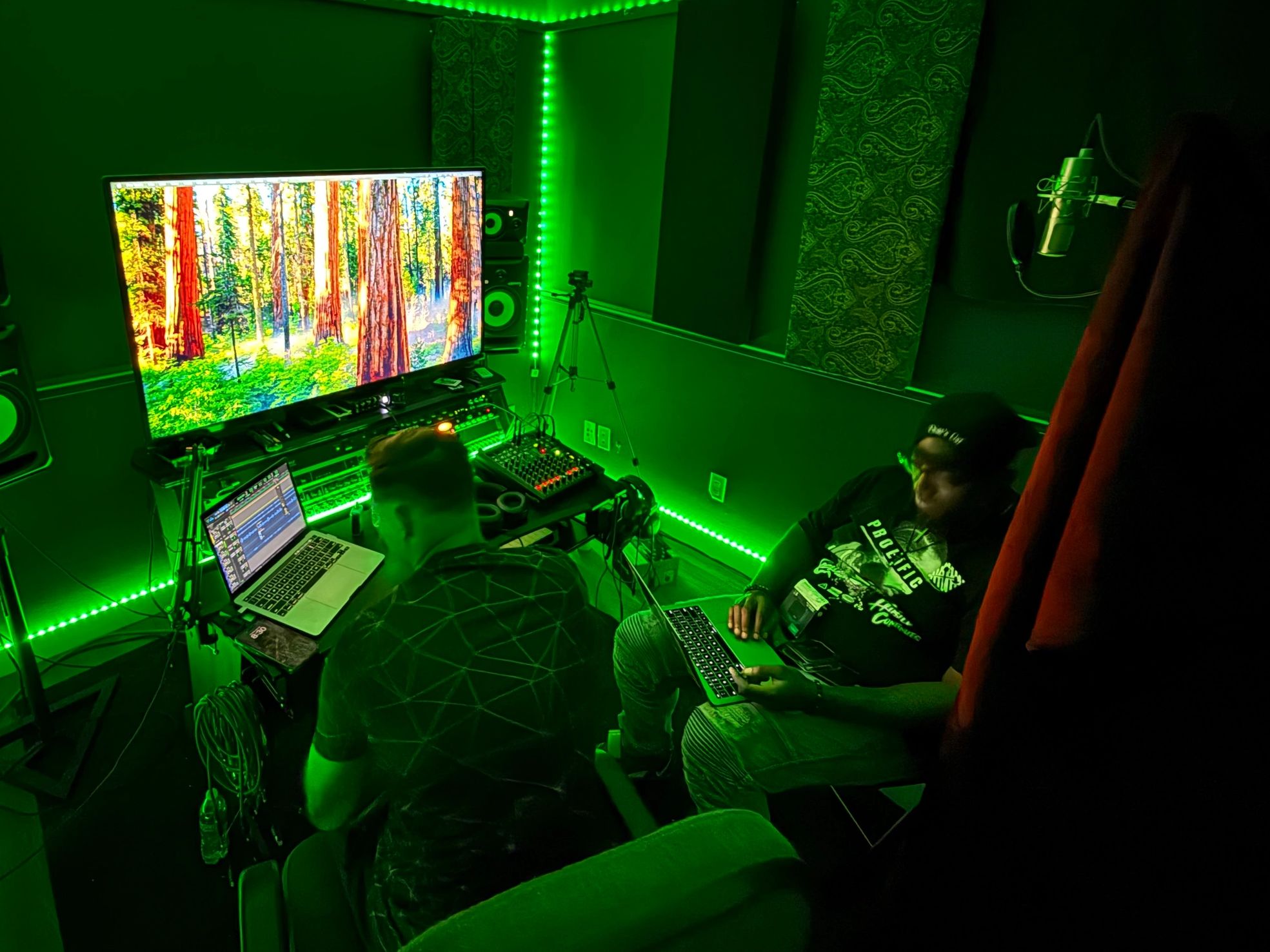 UnifiedSound LLC
Professional recording studio for independent artists