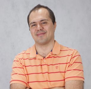 Professor Sacha Pessoa e suas credenciais. Ministra o curso de Hidráulica do Aprenda sem Turbulência