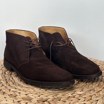Shoe and Trainer Dyeing
With our 7 years experience, we have perfected our method and ideas in shoe